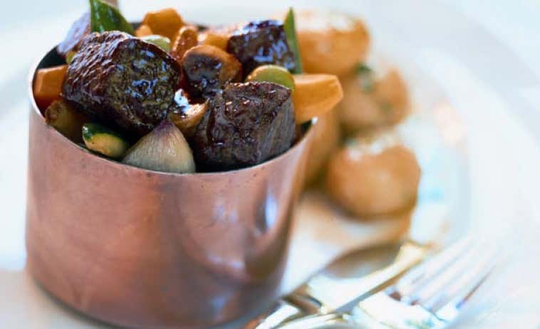 Hirschragout mit Gemüse