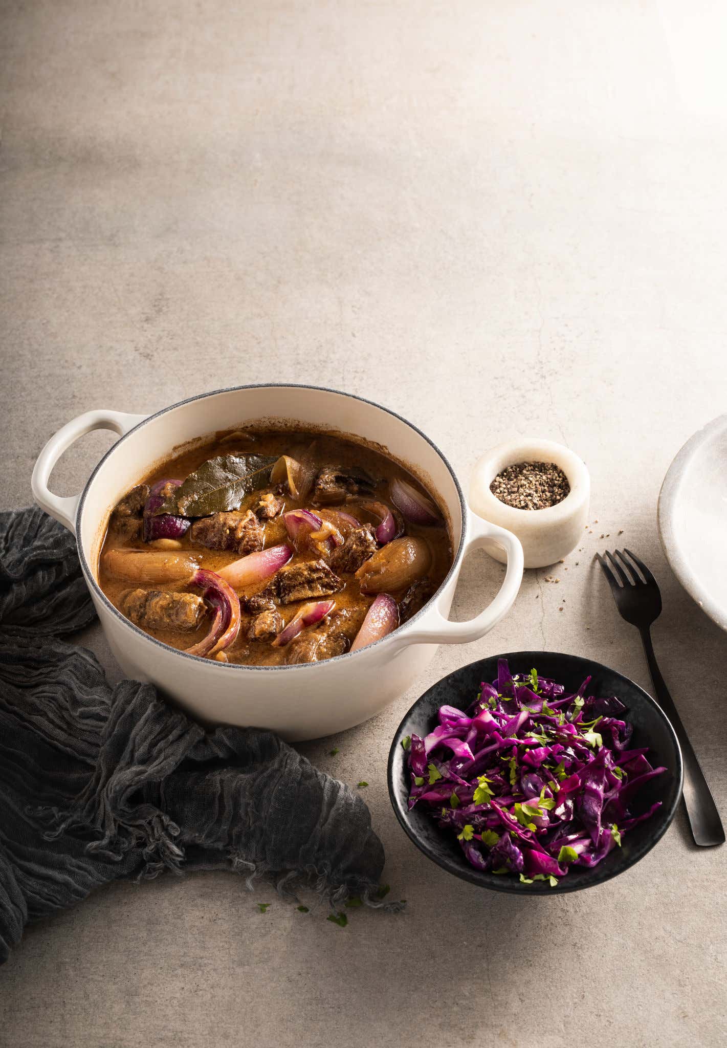 Caramelised Onion Venison Diced with Braised Cabbage 