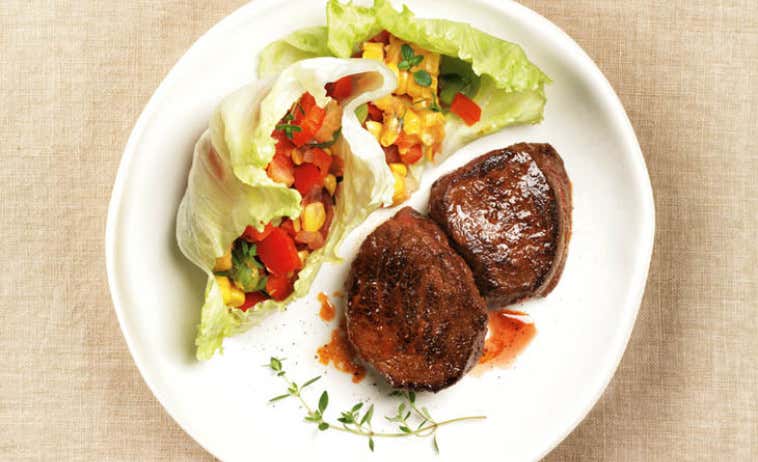 Süße, rauchige Hirschmedaillons mit Mais-Succotash Dish