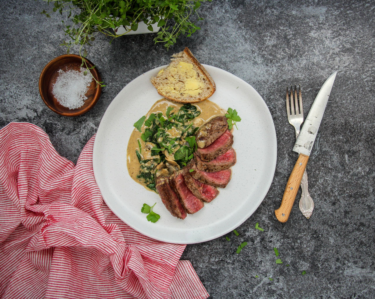 Beef Eye Fillet Steaks in Spinach and Mushroom Sauce